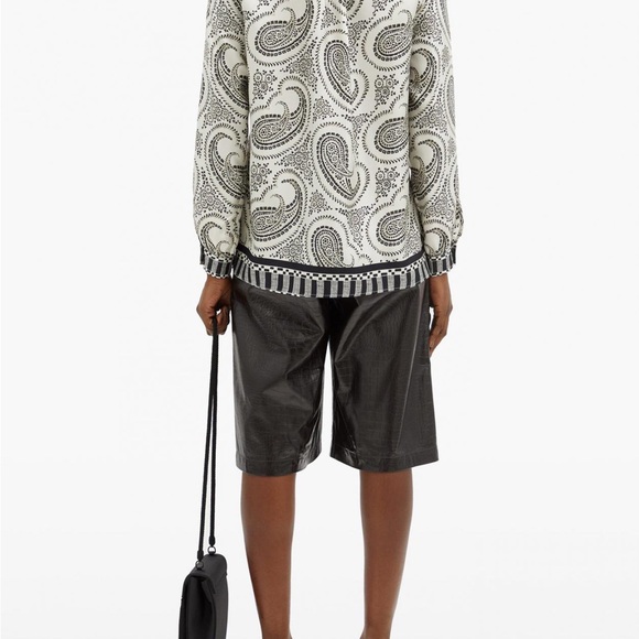 Authentic ETRO 100% silk, button-down, long-sleeve blouse w/button cuffs. - Picture 2 of 10